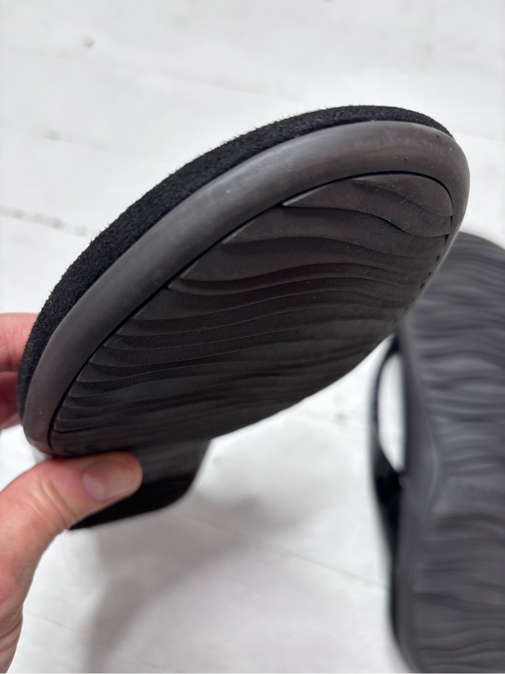 Vionic Black Bella Toe Post Flip Flop Sandals Bow Detail Size 10 Worn Once! - Picture 8 of 12